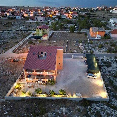 Apartamento Kameni Put Ražanac Exterior foto